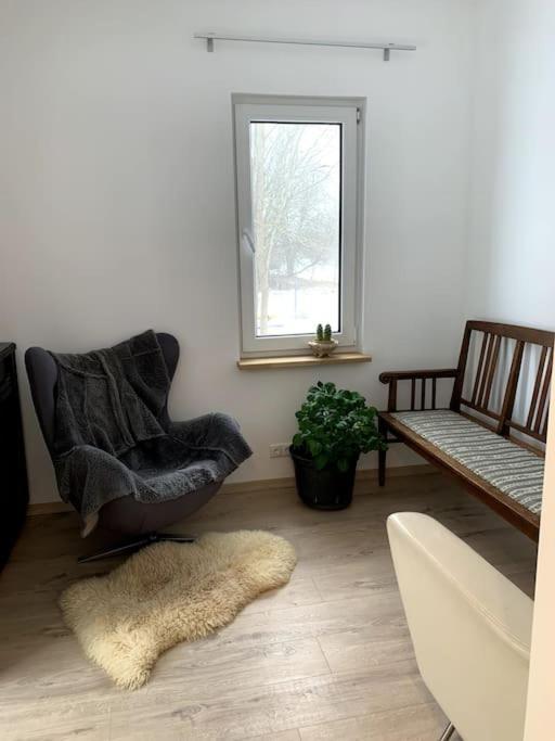 Small Cozy 3-Room House With Terrace & Large Garden Ilmandu 外观 照片